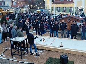 Weihnachtsnachmittag des FSV Preu&szlig;en auf der Eisbahn in Bad Langensalza