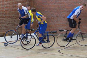 Erster Spieltag der Radballer