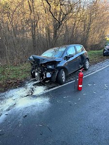 Schwerer Verkehrsunfall mit mehreren Verletzten zwischen  zwischen Hachelbich und Bendeleben
