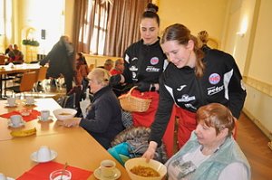 THC servierte im "Restaurant des Herzens"