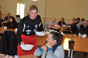 THC servierte im "Restaurant des Herzens"