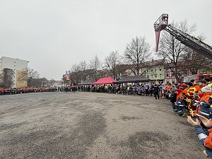 &Uuml;bergabe des Friedenslichts aus Bethlehem an die Kreisjugendfeuerwehren.