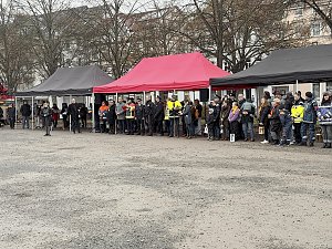 &Uuml;bergabe des Friedenslichts aus Bethlehem an die Kreisjugendfeuerwehren.