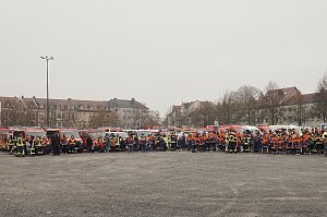 &Uuml;bergabe des Friedenslichts aus Bethlehem an die Kreisjugendfeuerwehren.
