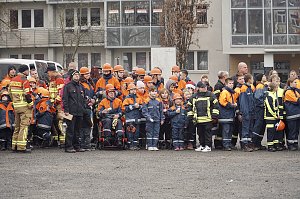 &Uuml;bergabe des Friedenslichts aus Bethlehem an die Kreisjugendfeuerwehren.