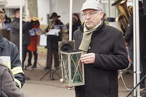&Uuml;bergabe des Friedenslichts aus Bethlehem an die Kreisjugendfeuerwehren.