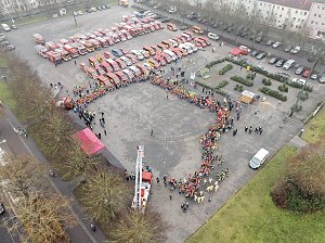 &Uuml;bergabe des Friedenslichts aus Bethlehem an die Kreisjugendfeuerwehren.