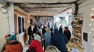 Offene H&ouml;fe in Neustadt laden bis zum Abend ein