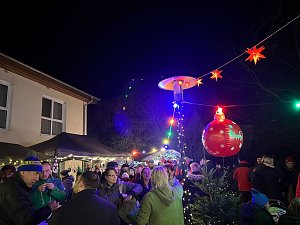 Der zweite Weihnachtsmarkt am Schlosspark in Kleinwerther