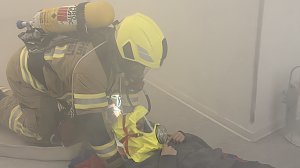 Feuerwehrleute der freiwilligen Feuerwehr Herreden bei einem &Uuml;bungseinsatz