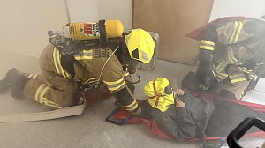 Feuerwehrleute der freiwilligen Feuerwehr Herreden bei einem &Uuml;bungseinsatz