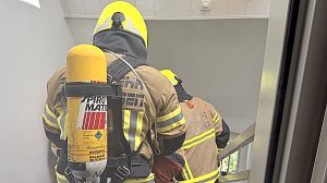 Feuerwehrleute der freiwilligen Feuerwehr Herreden bei einem &Uuml;bungseinsatz