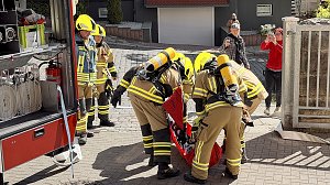 Feuerwehrleute der freiwilligen Feuerwehr Herreden bei einem &Uuml;bungseinsatz