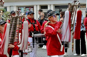 Fest mit Bieranstich, Spielmannszug und Sch&uuml;tzenverein