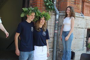 Eichenkranzes mit 69 Abiturienten