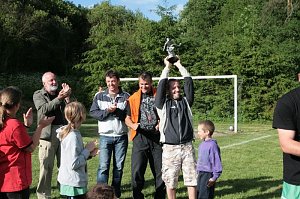 Ein Dorf spielt Fu&szlig;ball