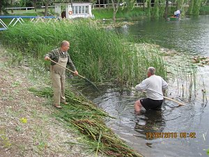 Arbeitseinsatz im Schwimmbad