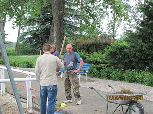 Arbeitseinsatz im Schwimmbad