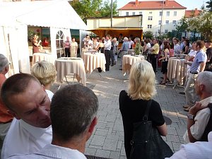 Mit Kunden gefeiert