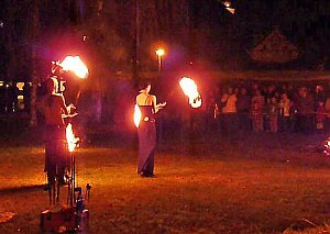 Feuerschau zum Bauernmarkt