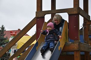"Vielfalt tut gut" - Stra&szlig;enfest beim Falken