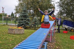 "Vielfalt tut gut" - Stra&szlig;enfest beim Falken