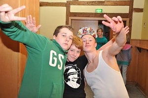 Coole Junge Party im Klubhaus