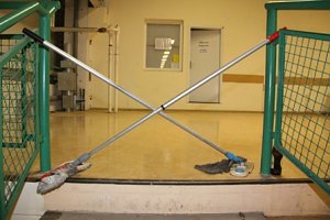 Arbeitseinsatz in der Halle