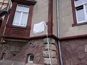 Gedenktafel enth&uuml;llt