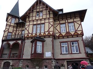 Gedenktafel enth&uuml;llt