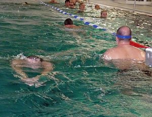 24 Stunden Schwimmen begonnen