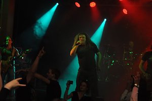Rocken gegen Aids im Klubhaus