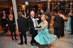 &Auml;rzte- und Apothekerball im Autohaus Peter