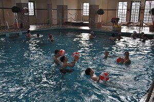 Mega Poolparty im Badehaus