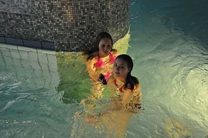 Mega Poolparty im Badehaus