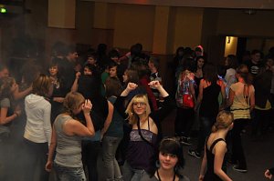 Coole Junge Party im Klubhaus