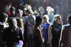 Coole Junge Party im Klubhaus