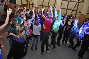 Coole Junge Party im Klubhaus