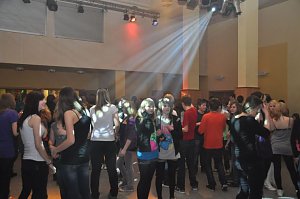 Coole Junge Party im Klubhaus