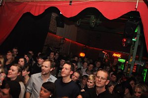 Chapeau Claque Live in der Destille