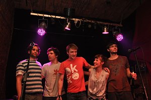 Chapeau Claque Live in der Destille