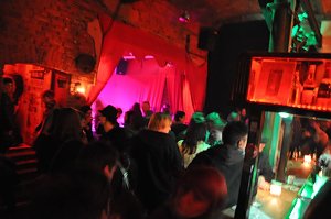 Chapeau Claque Live in der Destille