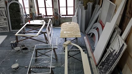 Bild: Kerkerfenster und Domt&uuml;r trocknen im Malsaal