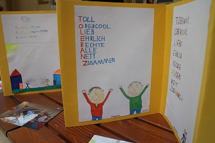 Bild: Zur Auseinandersetzung mit dem Thema "Toleranz" fiel den Sch&uuml;lern der Klasse 4a der Grundschule Niedersachswerfen eine Menge ein