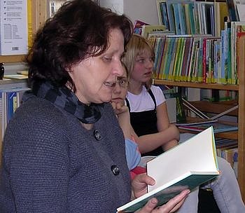 Bild: In der Bibliothek