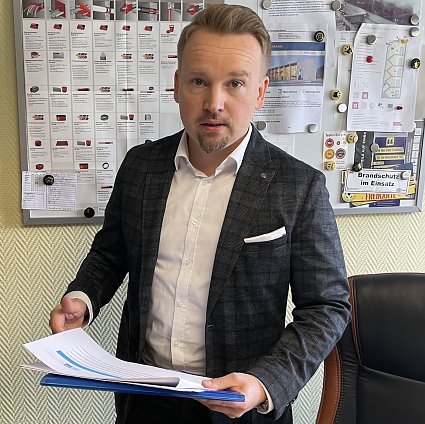 Bild: Marcel K&uuml;bler, Gesellschafter-Gesch&auml;ftsf&uuml;hrer der Brand- und Arbeitsschutz Harry Schielke GmbH,  Vorstandsmitglied im Nordth&uuml;ringer Unternehmerverband und Mitglied der IHK-Vollversammlung 