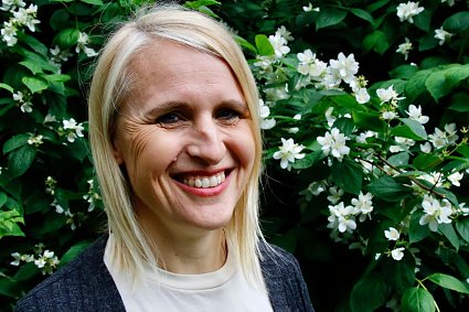 Bild: Aus der Liebe zur Pflanze - Diana Moraweck vom B&uuml;ro LA 21 organisiert seit 2015 den "Tag der offnen G&auml;rten" in der Region