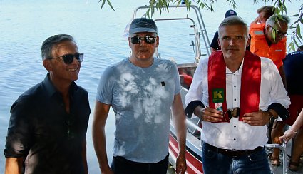 Bild: v.l.: der Leiter des DRK Nordhausen, Uwe Kramer, Landrat Matthias Jendricke und Staatssekret&auml;r Andreas Bausewein