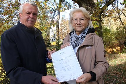 Bild: Dankesch&ouml;n f&uuml;r einen alten Freund des Parks; Olaf Salomon und Hannelore Haase