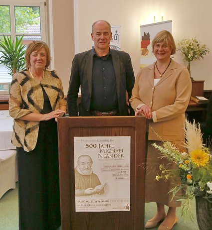 Bild:  Martina R&ouml;der, Landrat Matthias Jendricke, Dr. Thela Wernstedt 